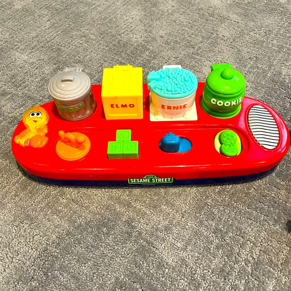 Vintage Sesame Street Pop Up Toy